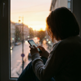 復縁で冷却期間に連絡したくなる心理とは?連絡したくなる衝動を抑えて成功率を高める方法